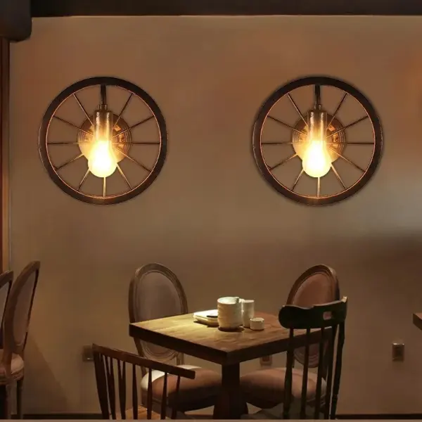 Lanterne roue d'antan décorative