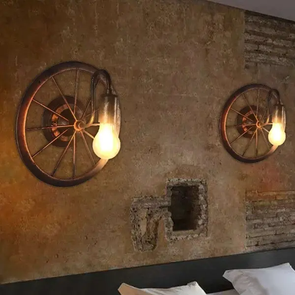 Lanterne roue d'antan murale